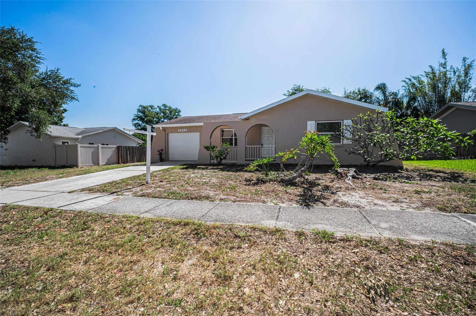 2611 KNOLL STREET W