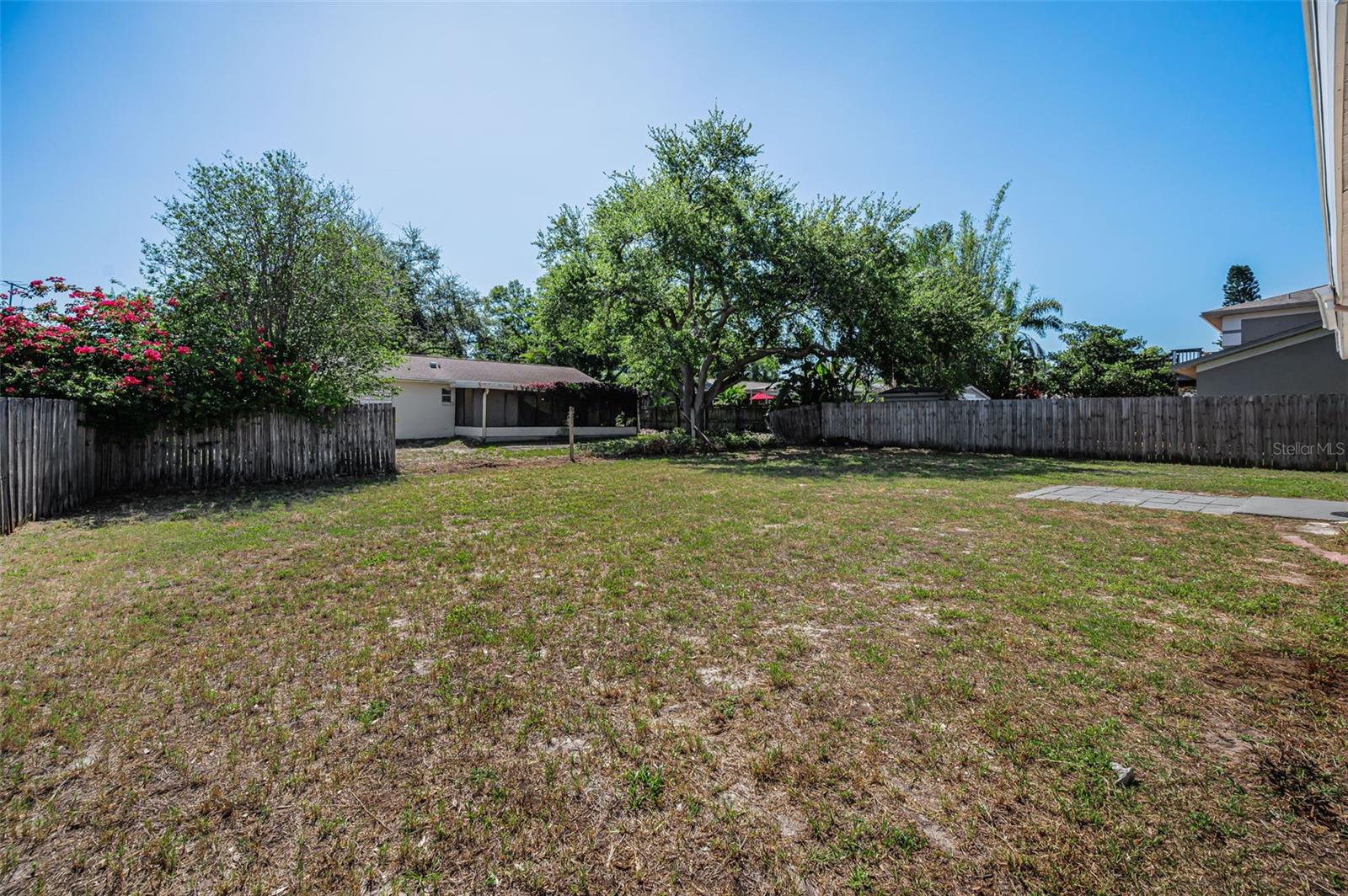 HILLTOP GROVES ESTATES - Residential