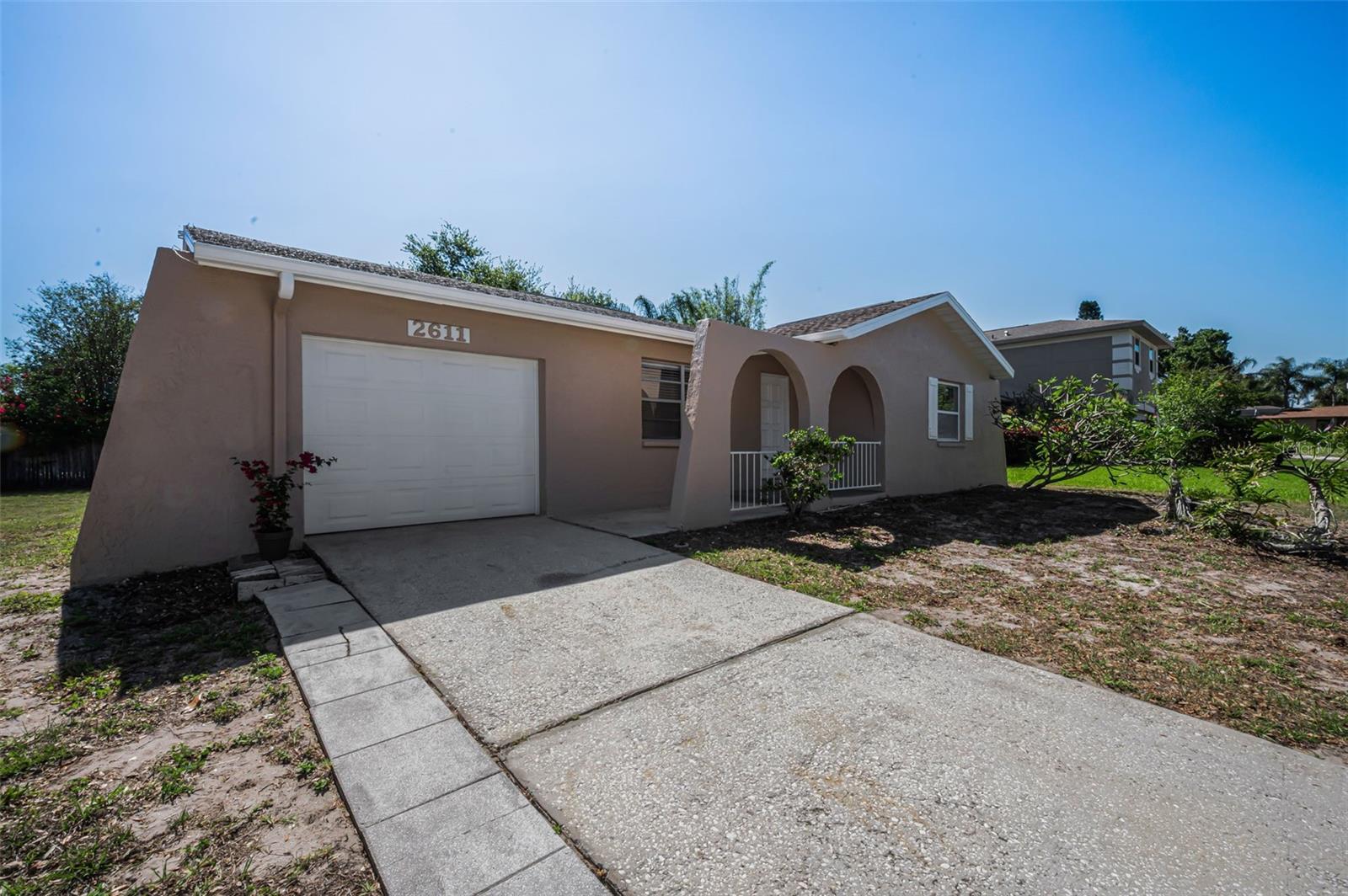 2611 KNOLL STREET W