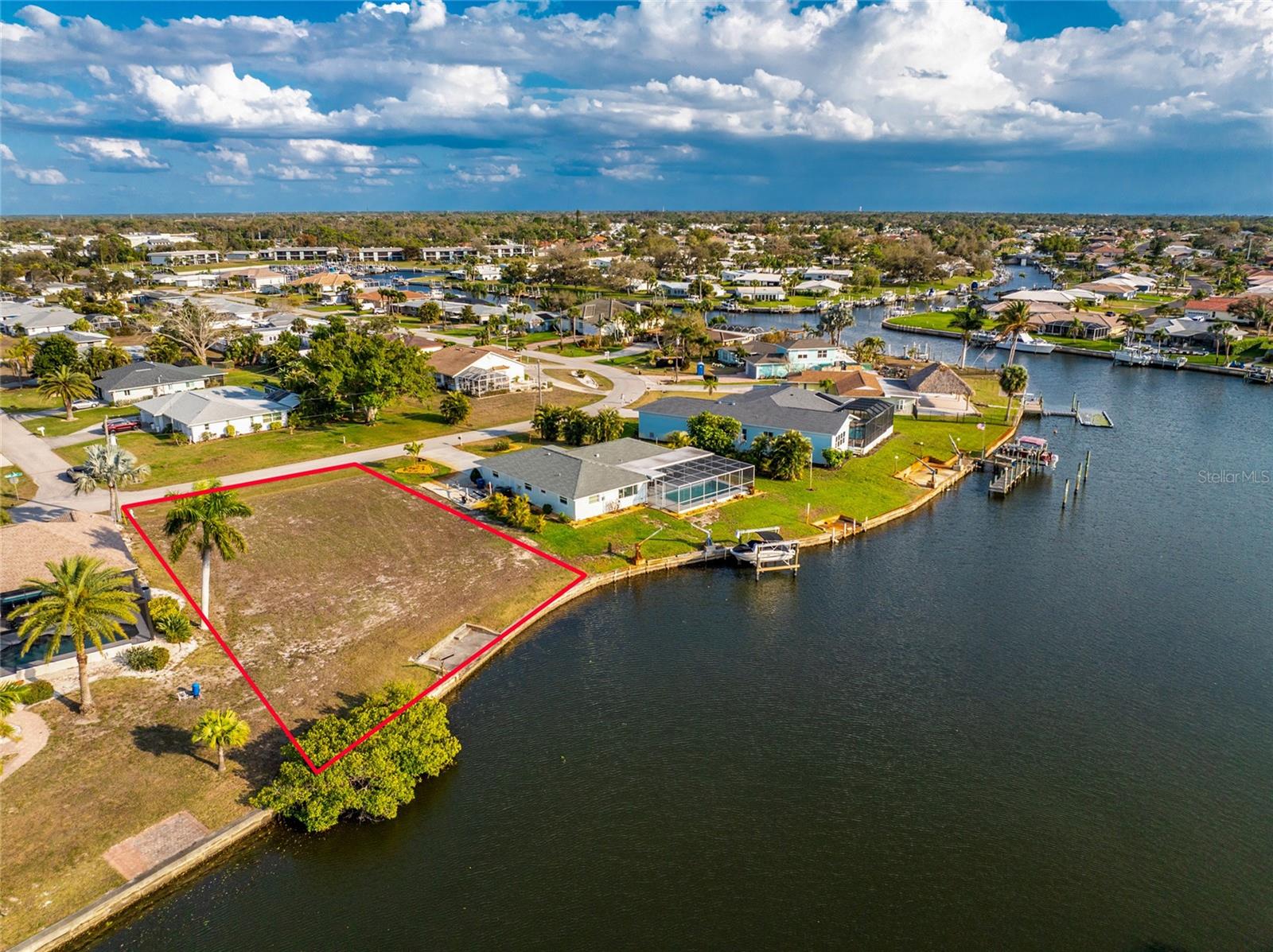 OVERBROOK GARDENS - Land