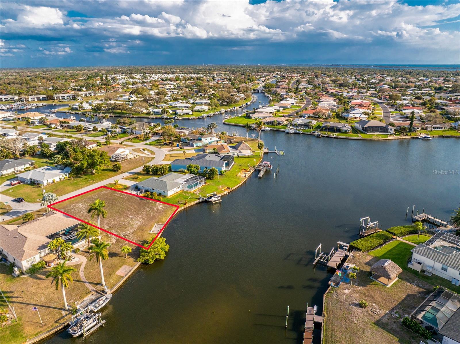 OVERBROOK GARDENS - Land