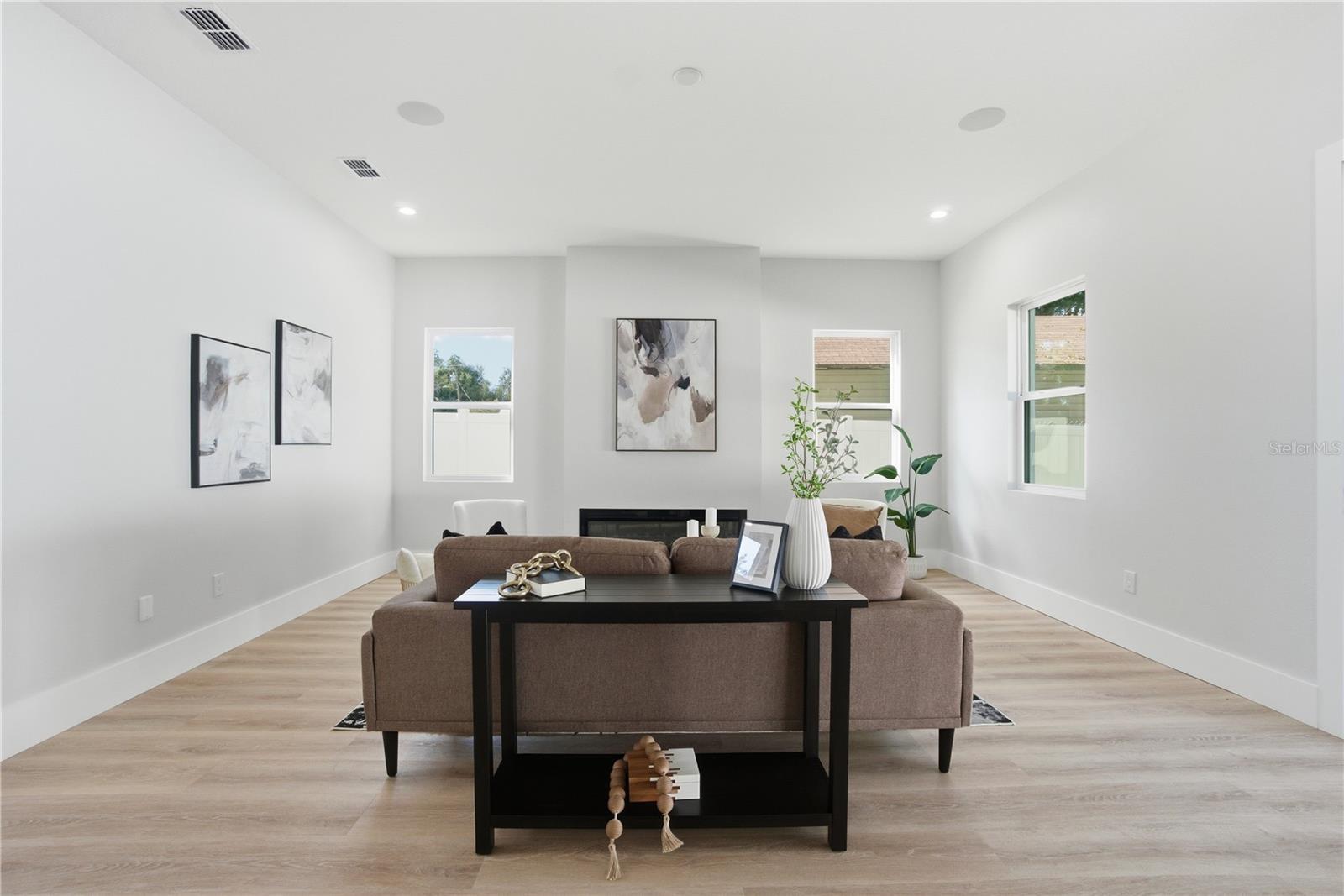 BELLE VIEW PLACE - Residential