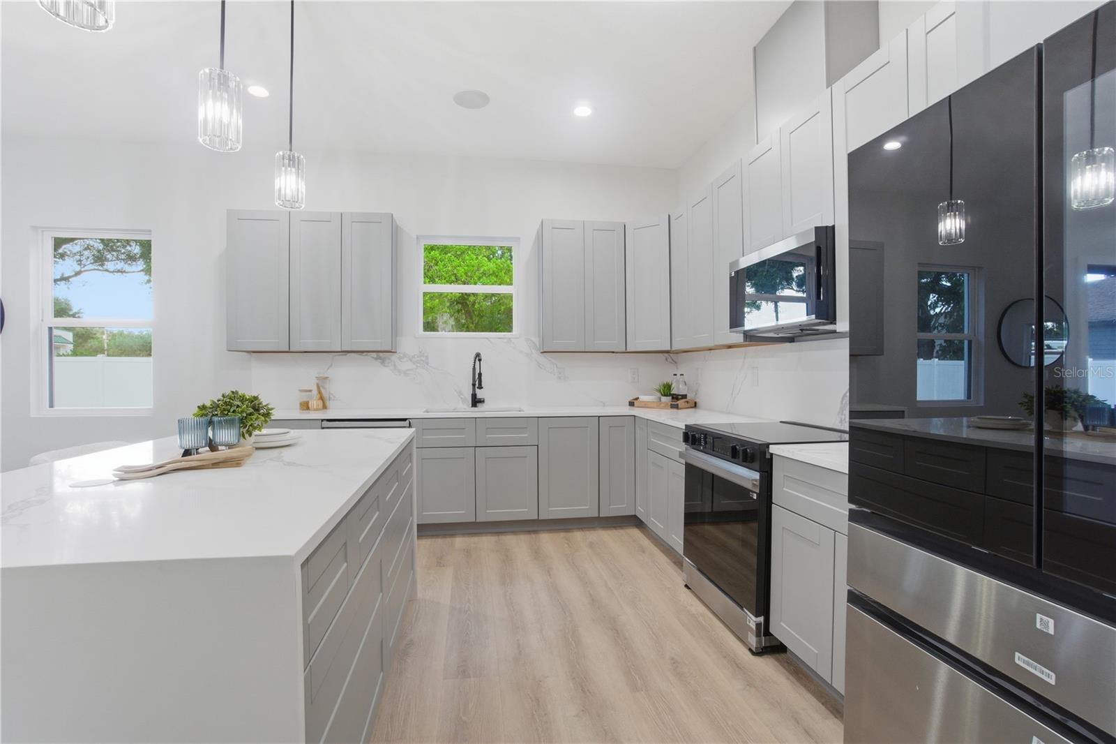 BELLE VIEW PLACE - Residential