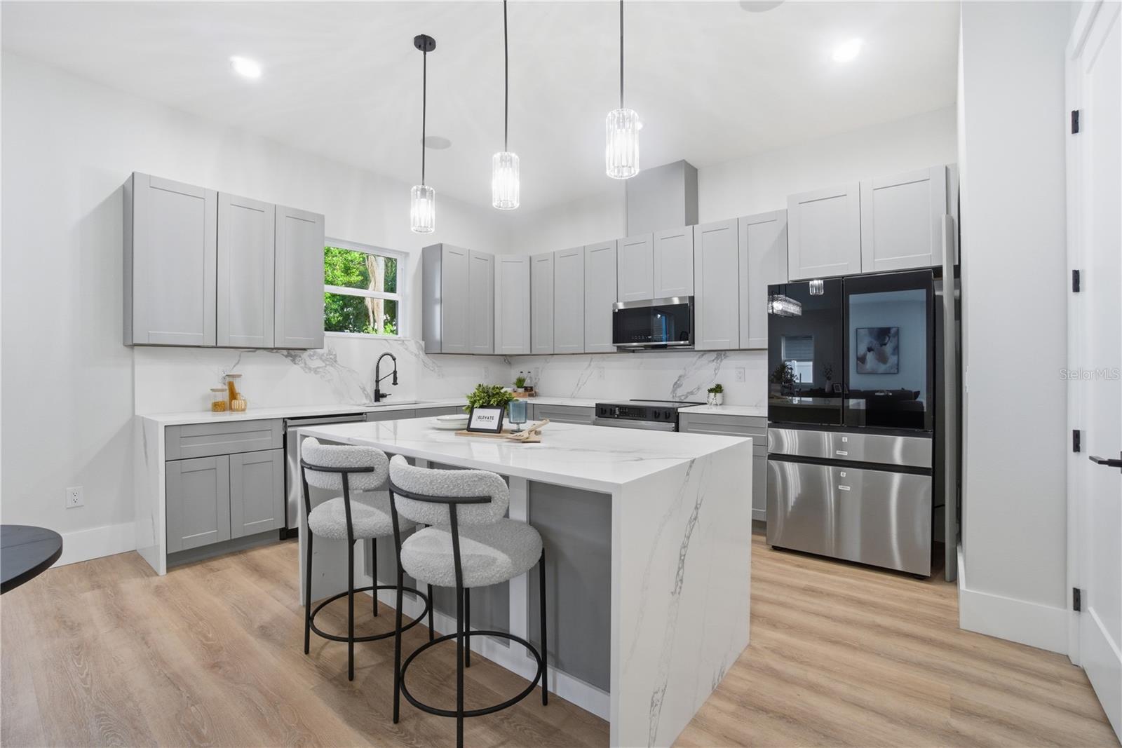 BELLE VIEW PLACE - Residential