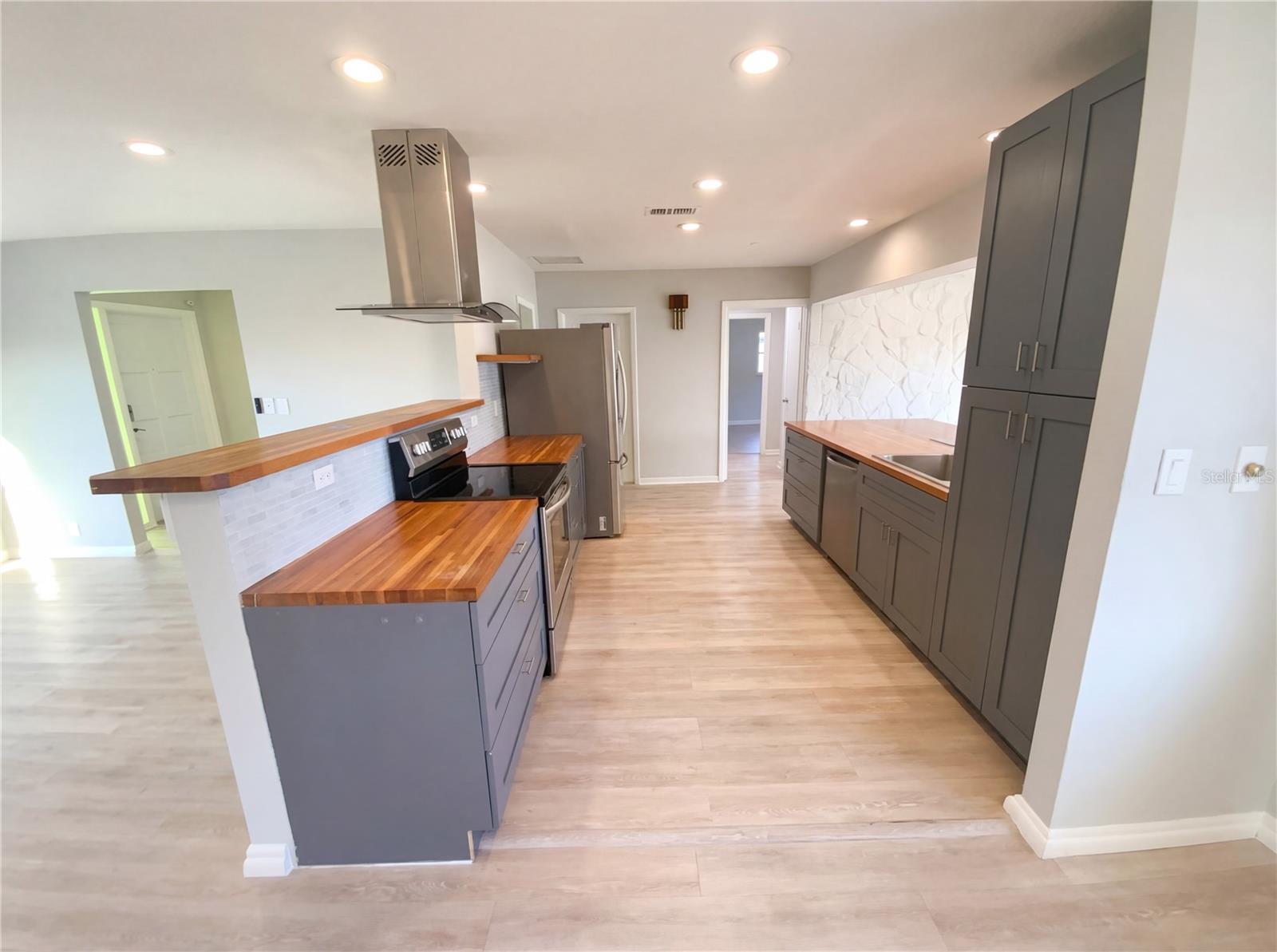 ROSERY GROVE VILLA 3RD ADD - Residential