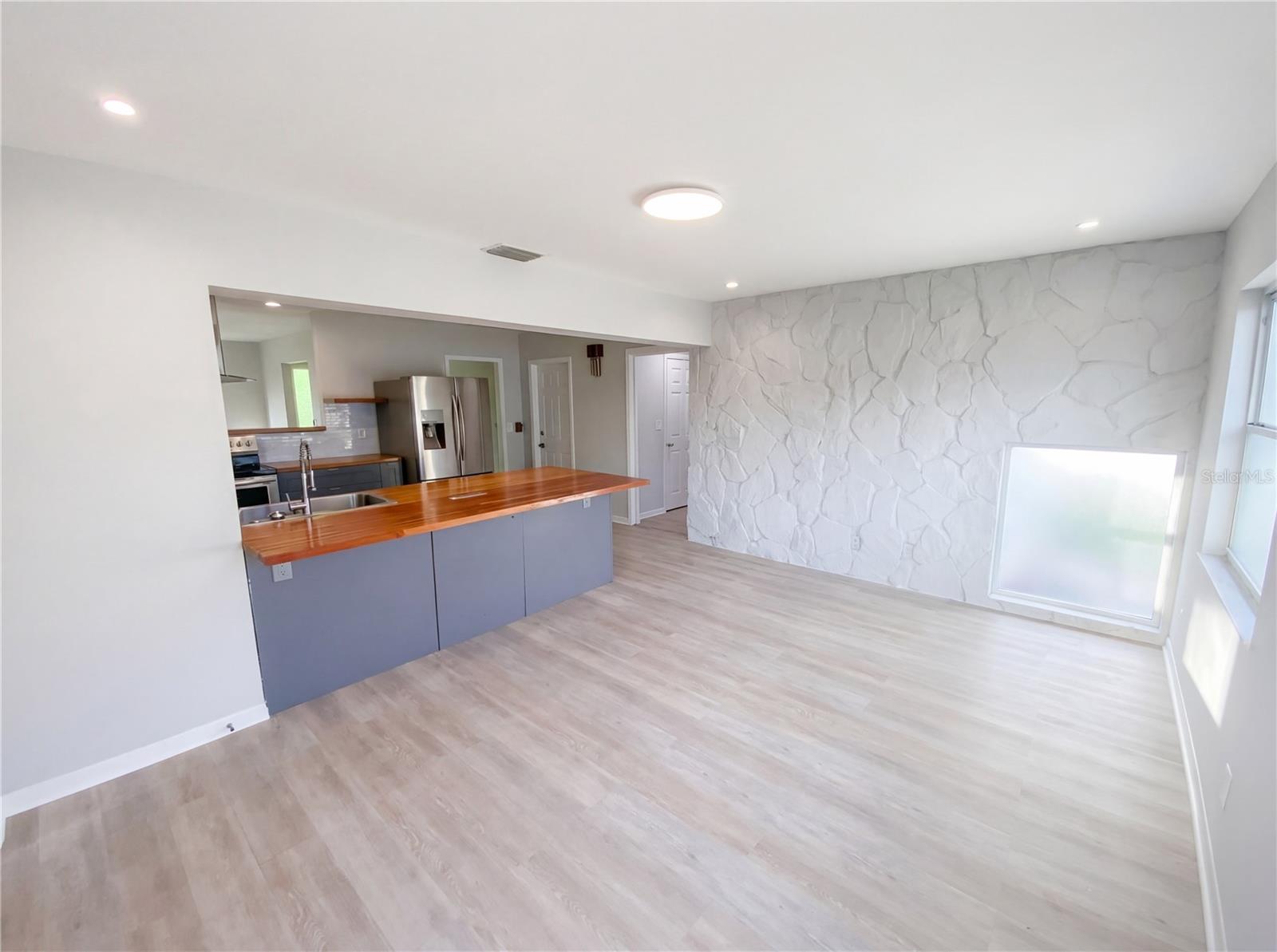 ROSERY GROVE VILLA 3RD ADD - Residential