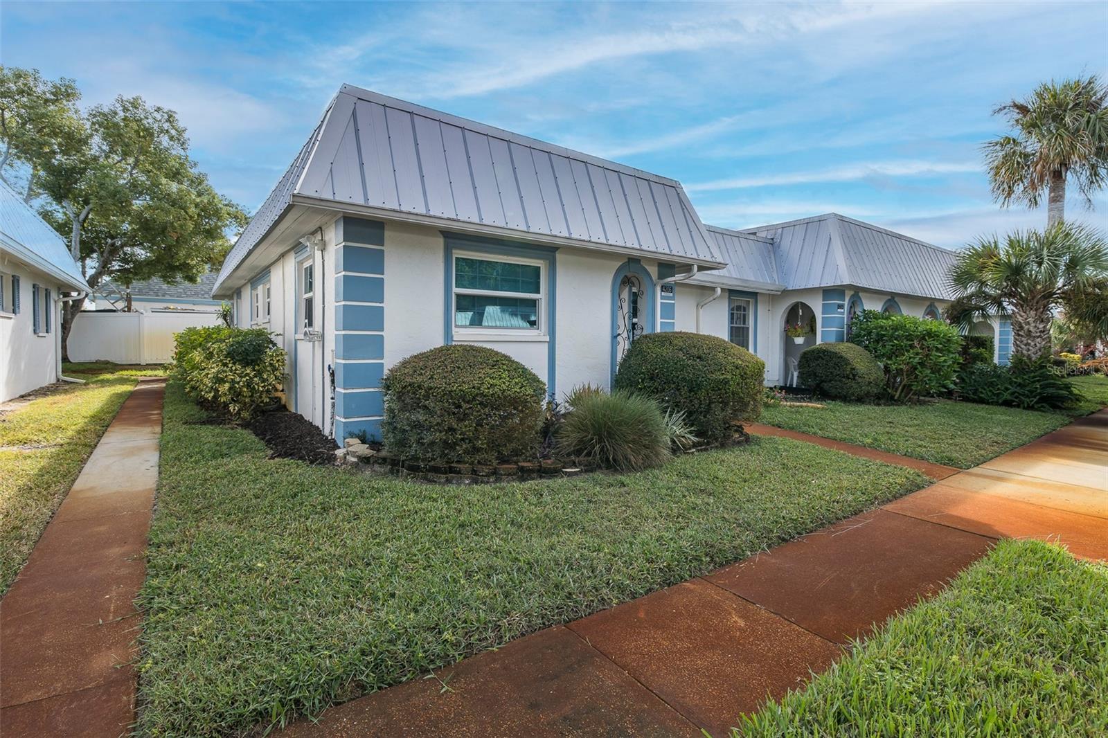 GARDENS OF BEACON SQUARE CONDO - Residential