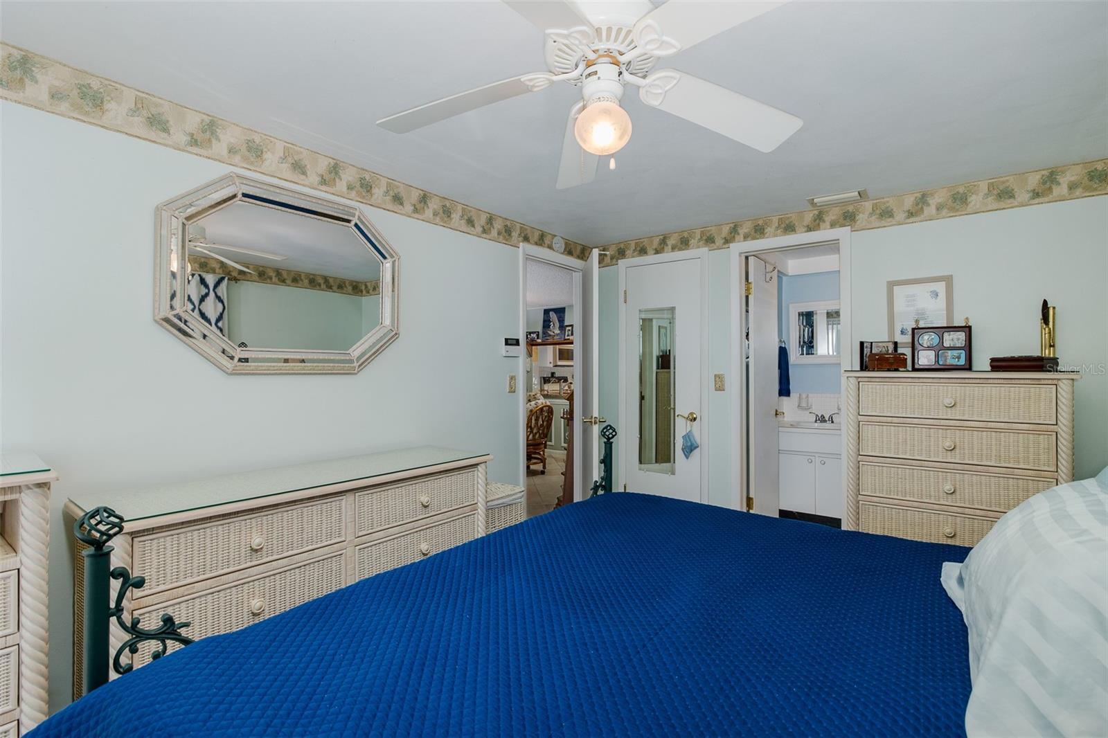 GARDENS OF BEACON SQUARE CONDO - Residential