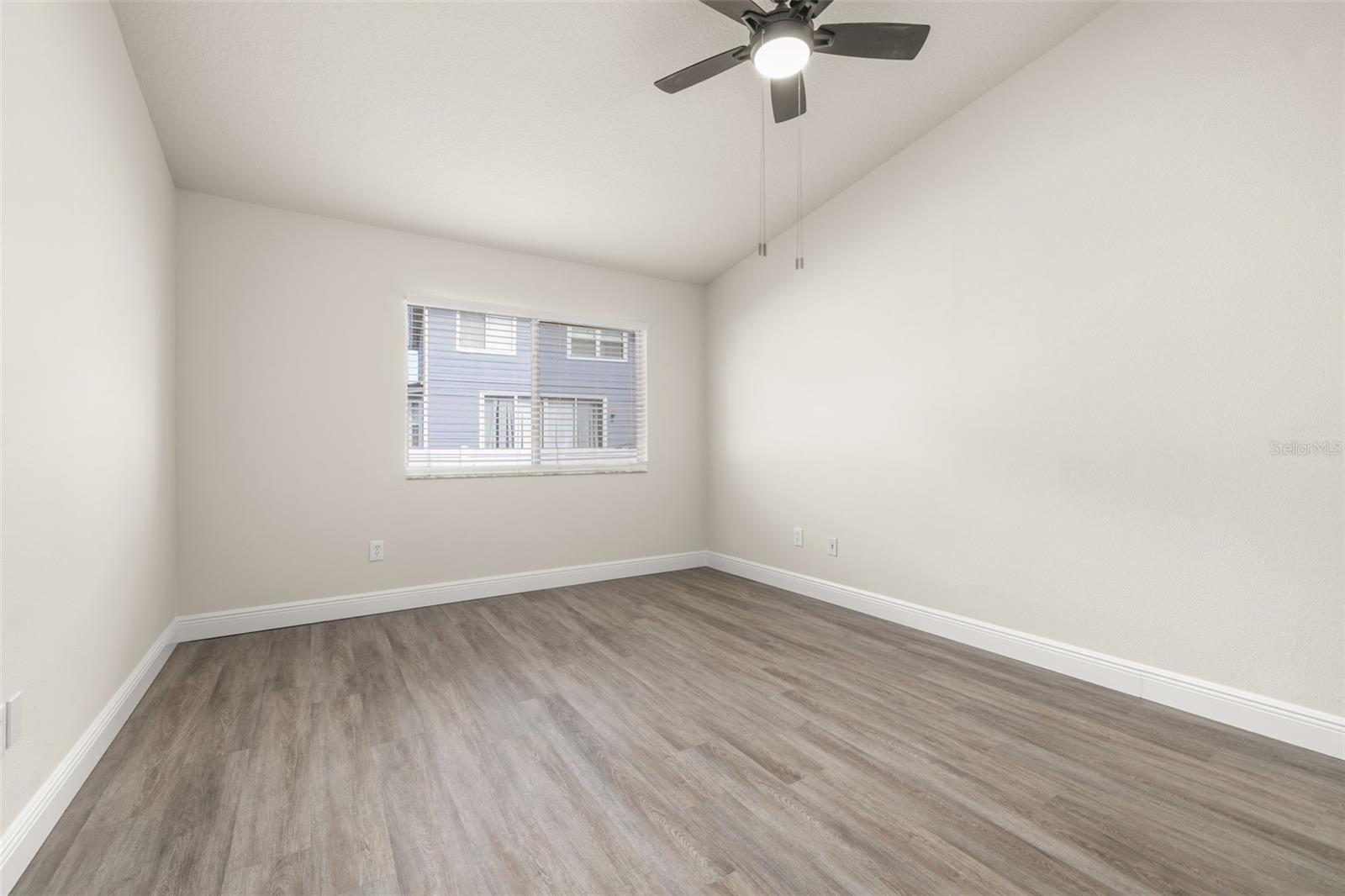 ISLAND CLUB WEST PH 01 - Residential