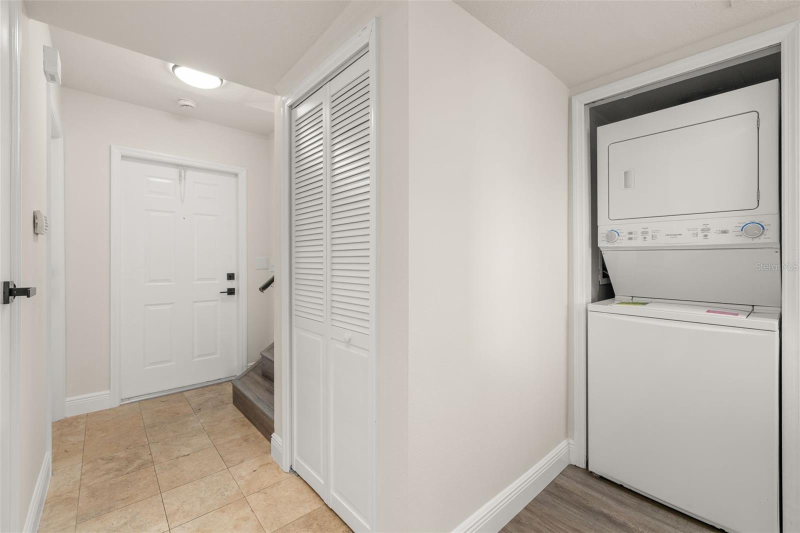 ISLAND CLUB WEST PH 01 - Residential