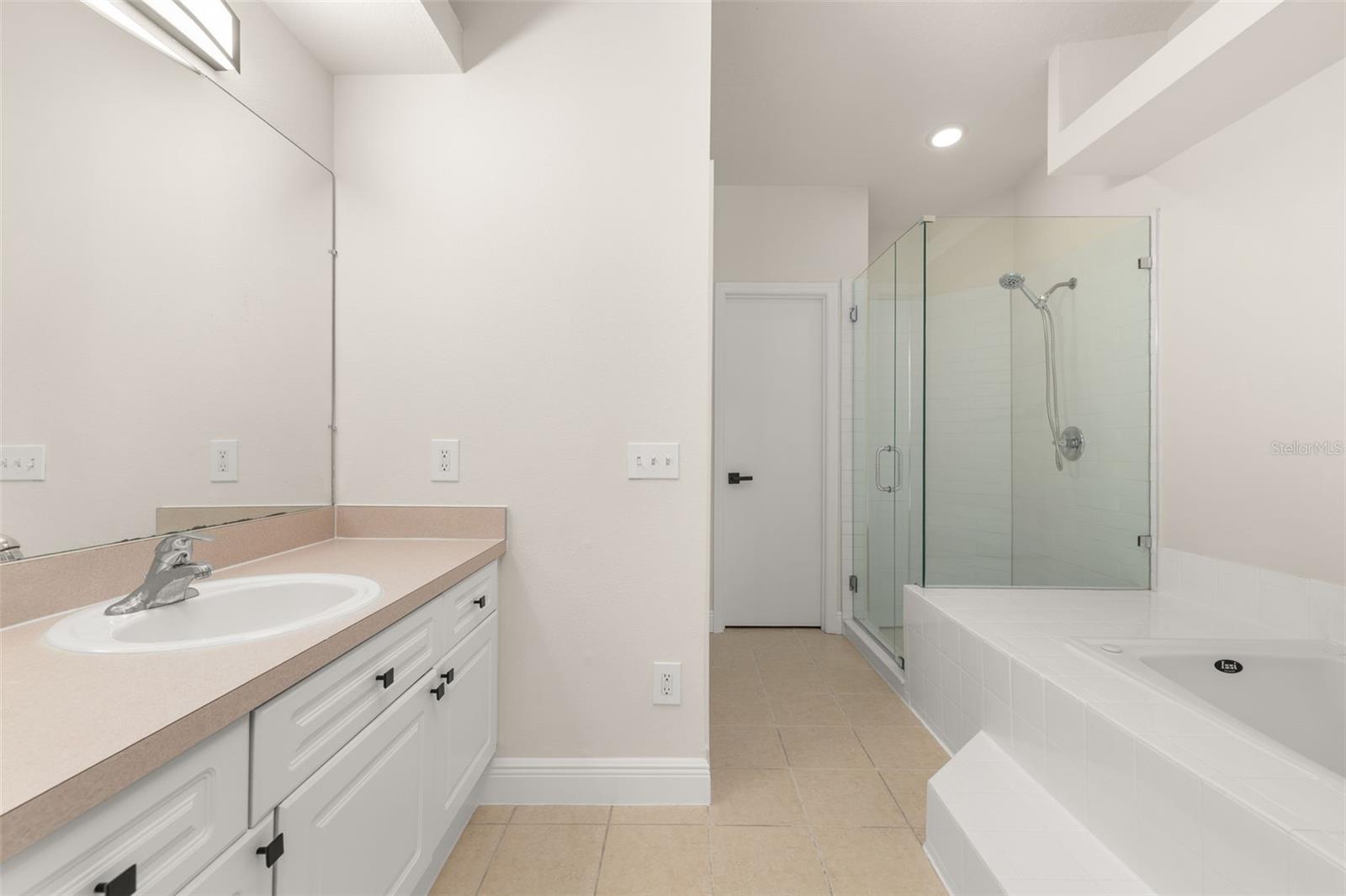 ISLAND CLUB WEST PH 01 - Residential