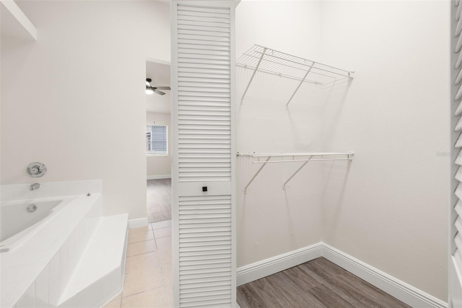 ISLAND CLUB WEST PH 01 - Residential