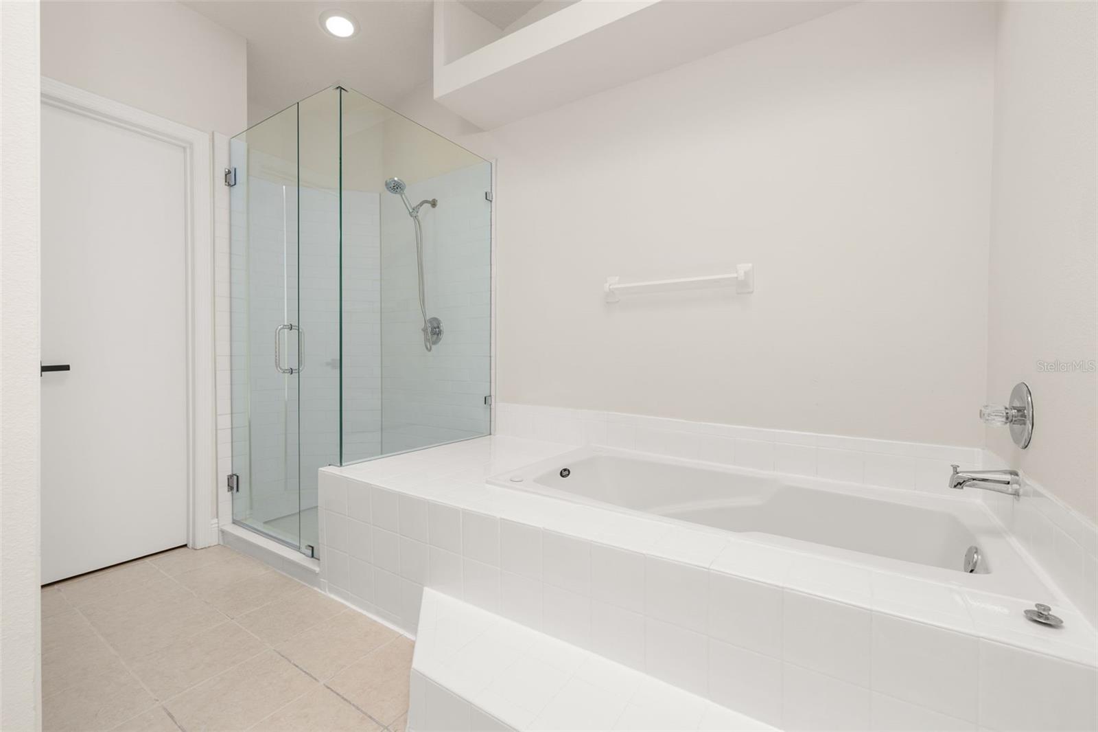 ISLAND CLUB WEST PH 01 - Residential