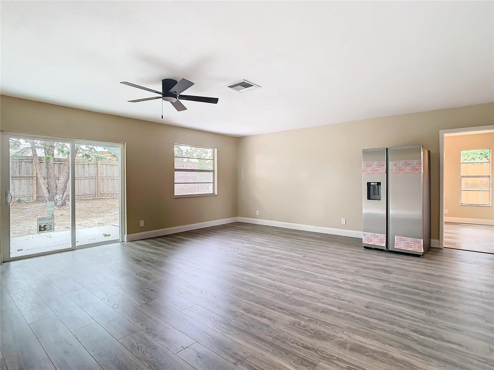TRENTWOOD MANOR - Residential Lease