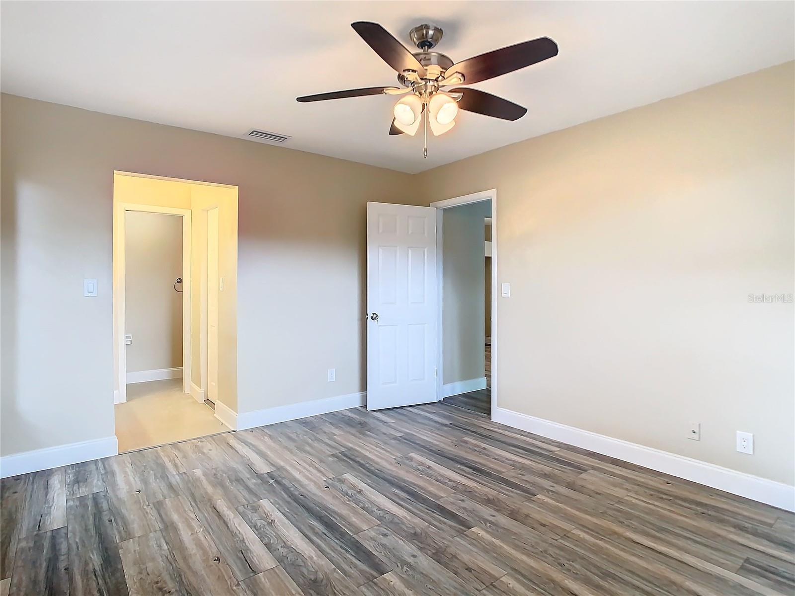 TRENTWOOD MANOR - Residential Lease