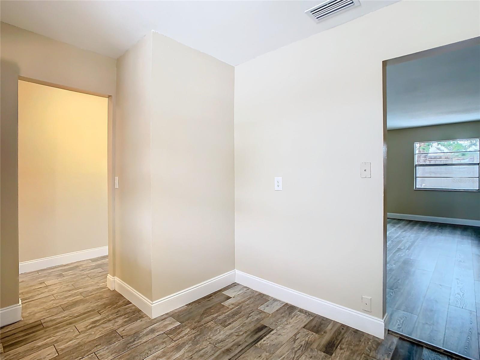 TRENTWOOD MANOR - Residential Lease