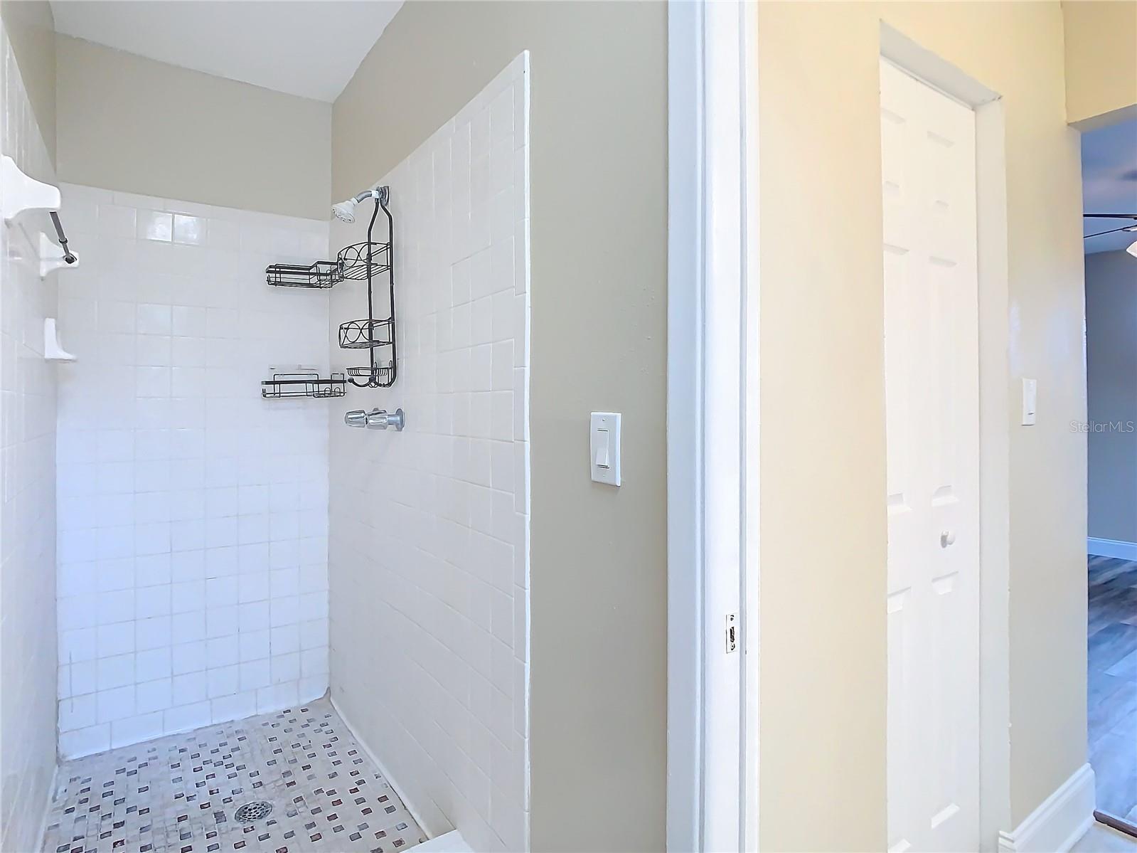 TRENTWOOD MANOR - Residential Lease