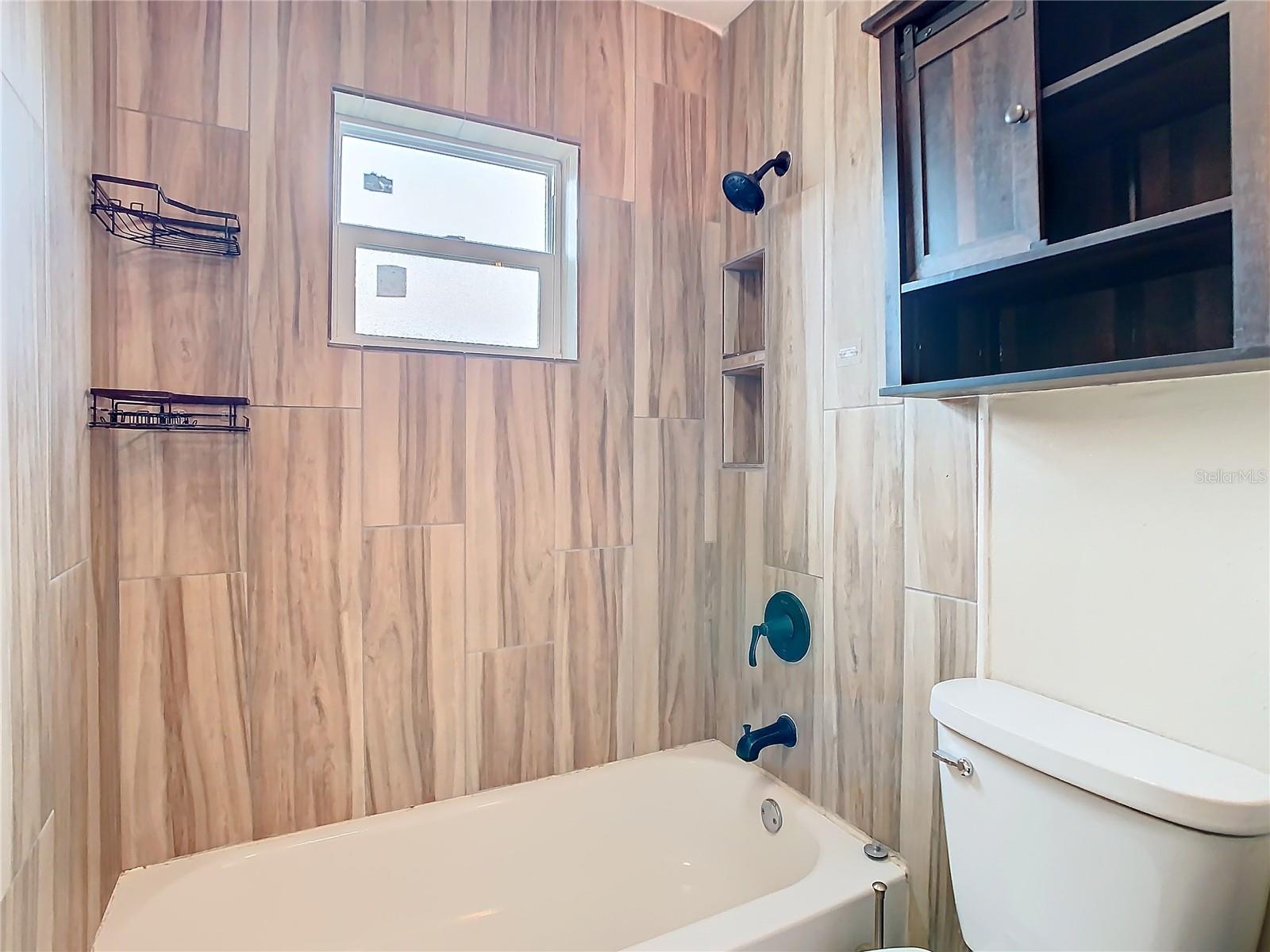 TRENTWOOD MANOR - Residential Lease