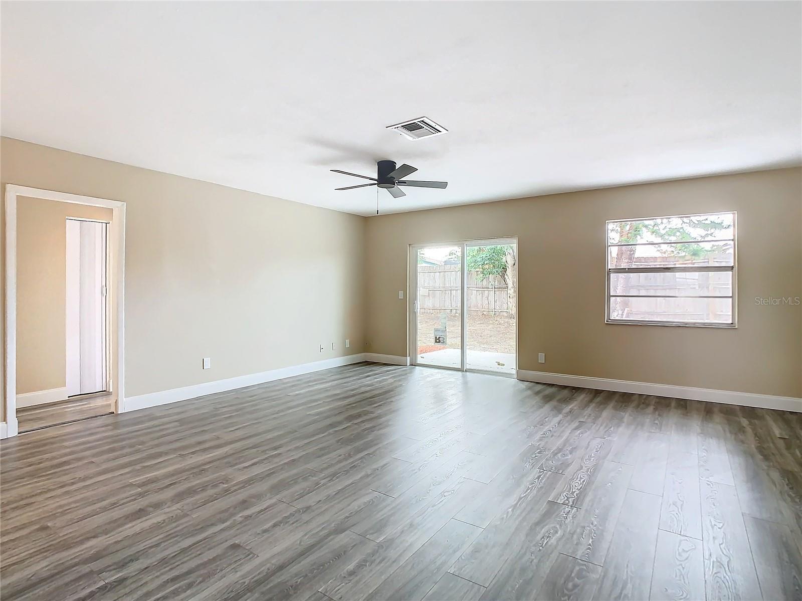 TRENTWOOD MANOR - Residential Lease