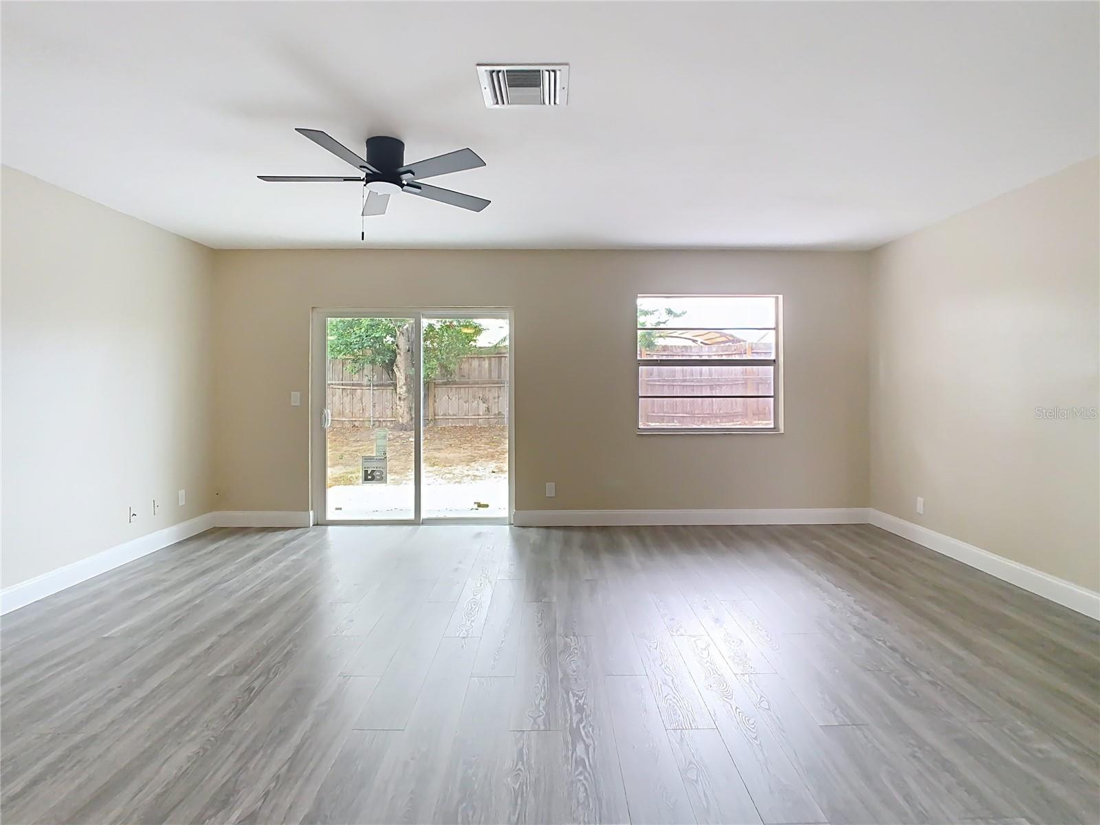 TRENTWOOD MANOR - Residential Lease