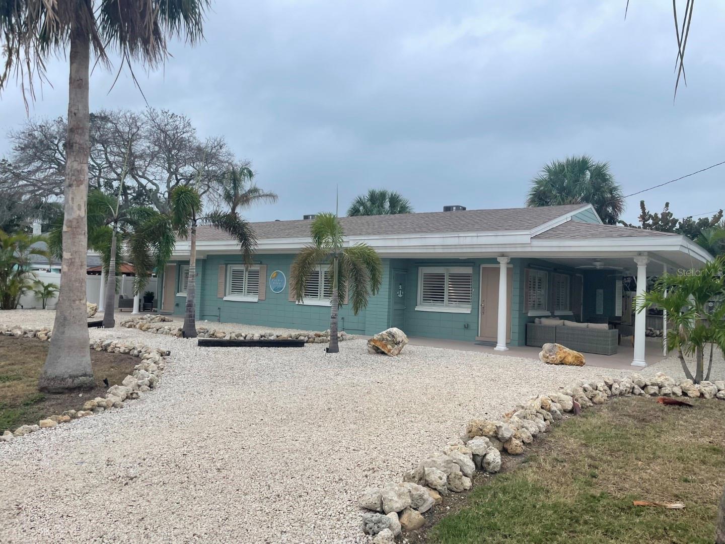 Steps to the Beach, & close to the public Beach access. 2 Br/1 Bath beautifully renovated 2025.
Plantation shutters, quartz counter tops, excellent covered outdoor space to relax & entertain. Kitchens include new stainless steel appls. Tile floors.
Live in one of the most desirable beach communities with access to the best beaches, restaurants, & entertainment. Option to lease furnished, call for more details.