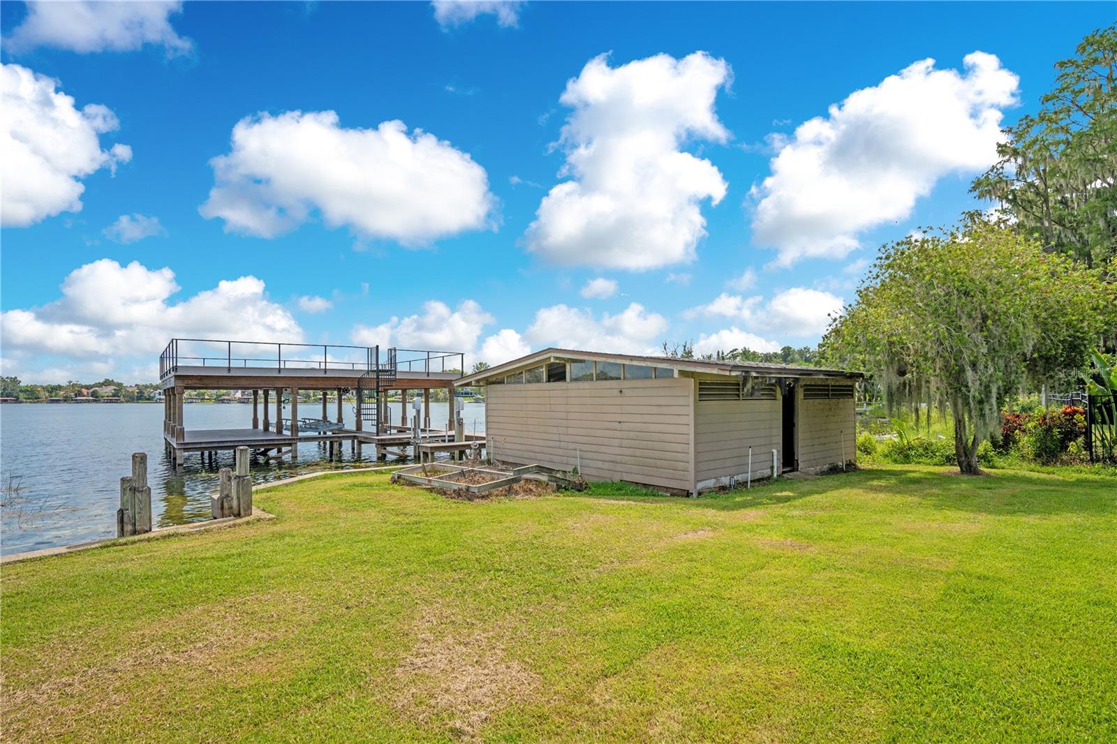 ALADAR ON LAKE BUTLER - Residential