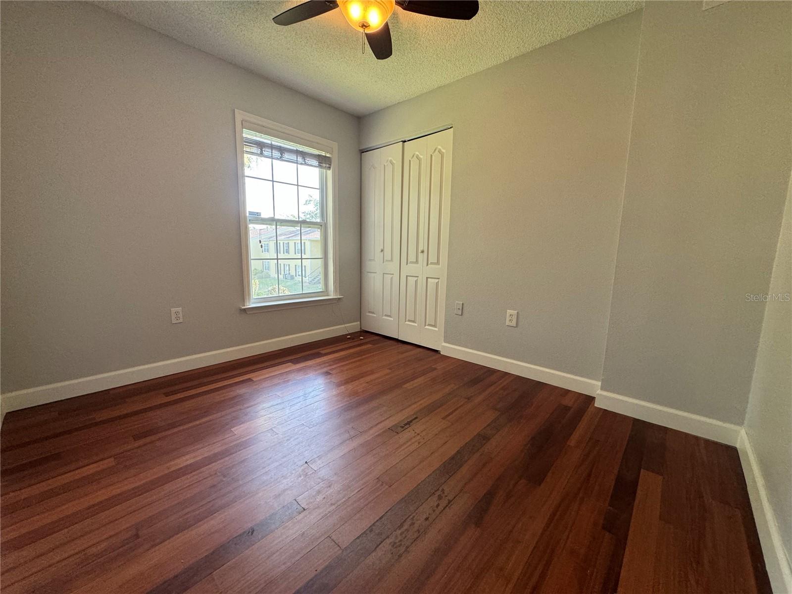 MIRIADA CONDO - Residential