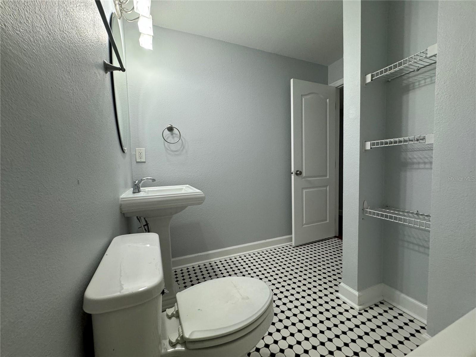 MIRIADA CONDO - Residential