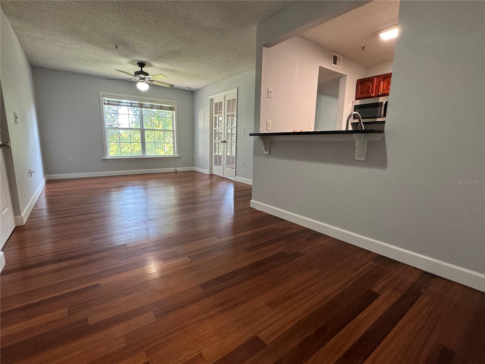 MIRIADA CONDO - Residential