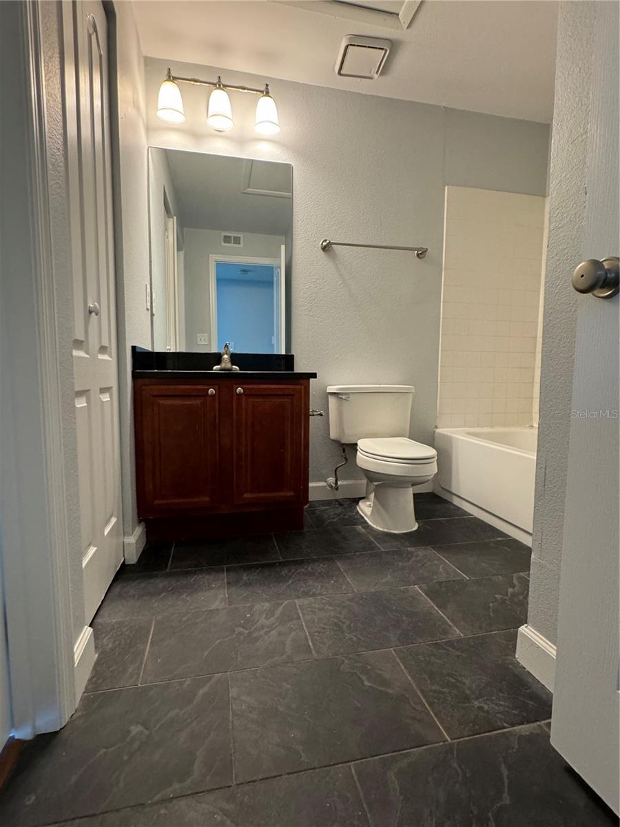 MIRIADA CONDO - Residential