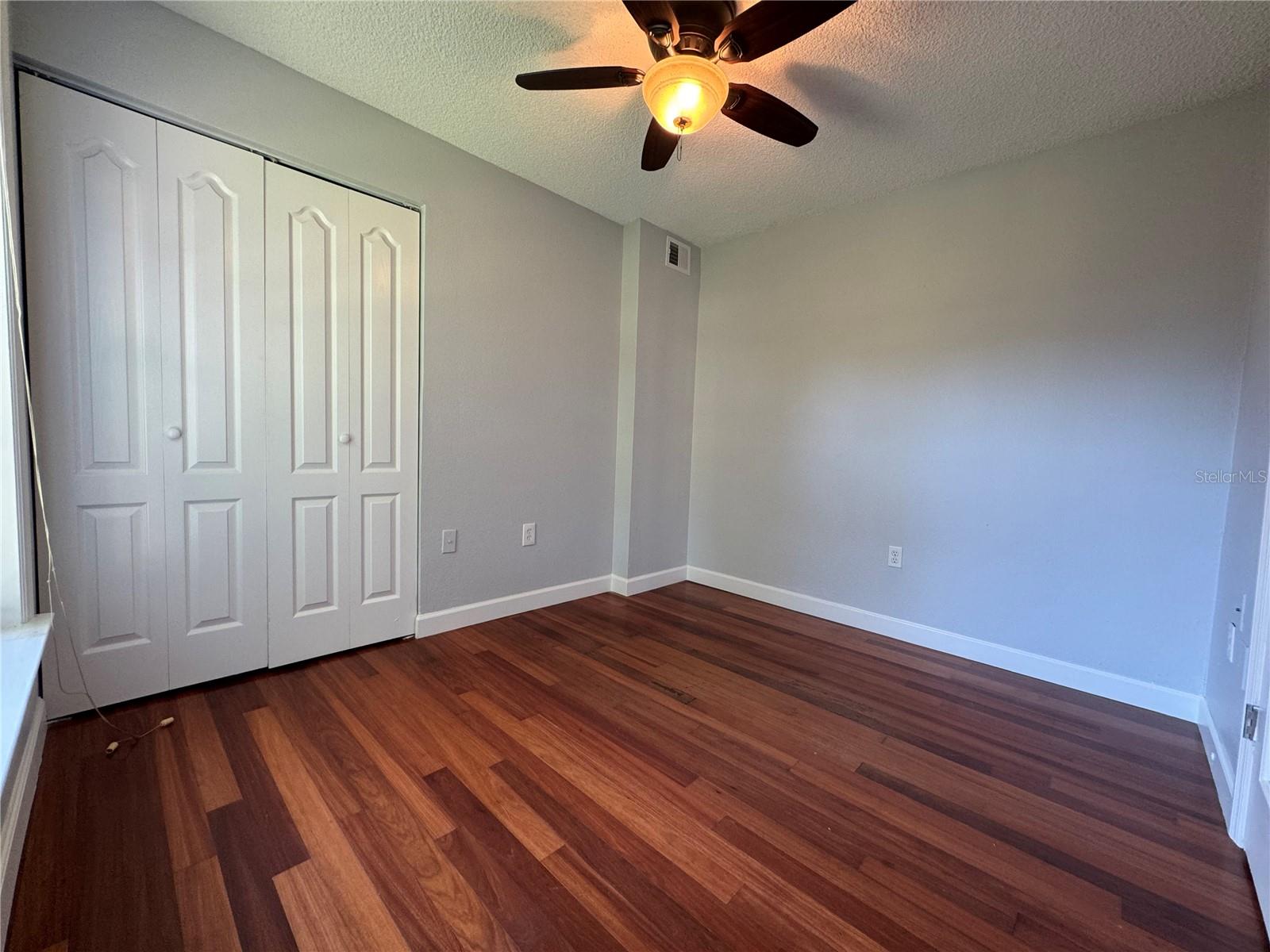 MIRIADA CONDO - Residential