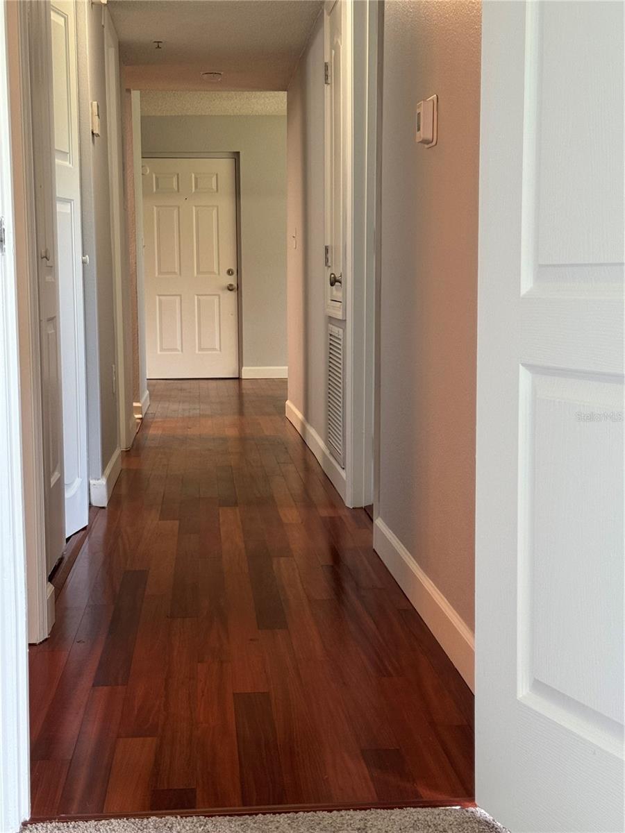 MIRIADA CONDO - Residential