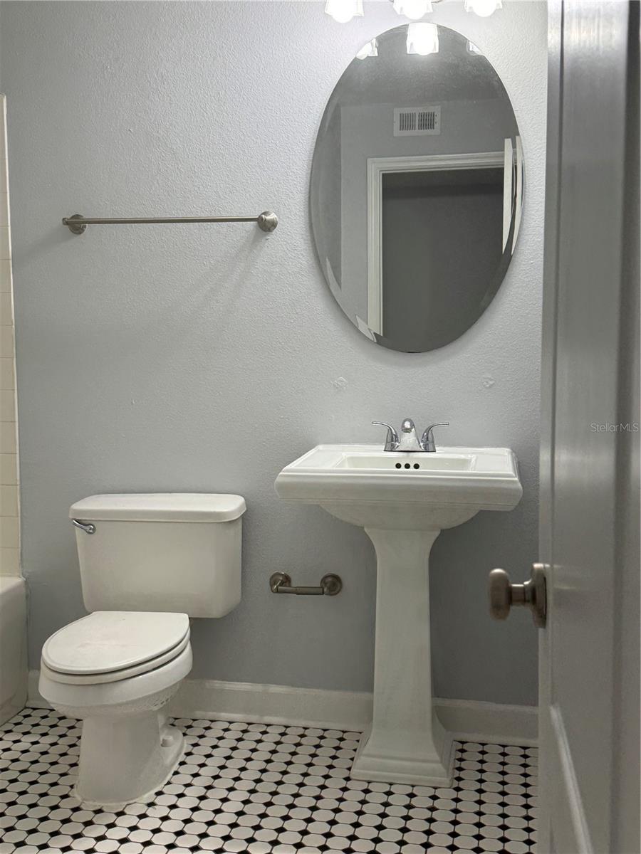 MIRIADA CONDO - Residential