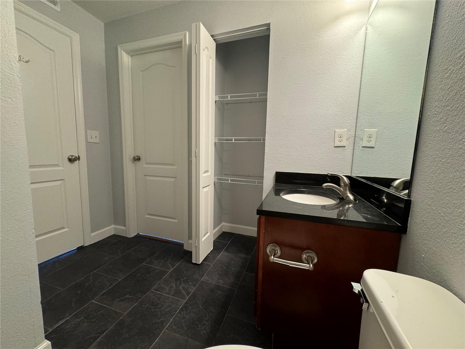 MIRIADA CONDO - Residential