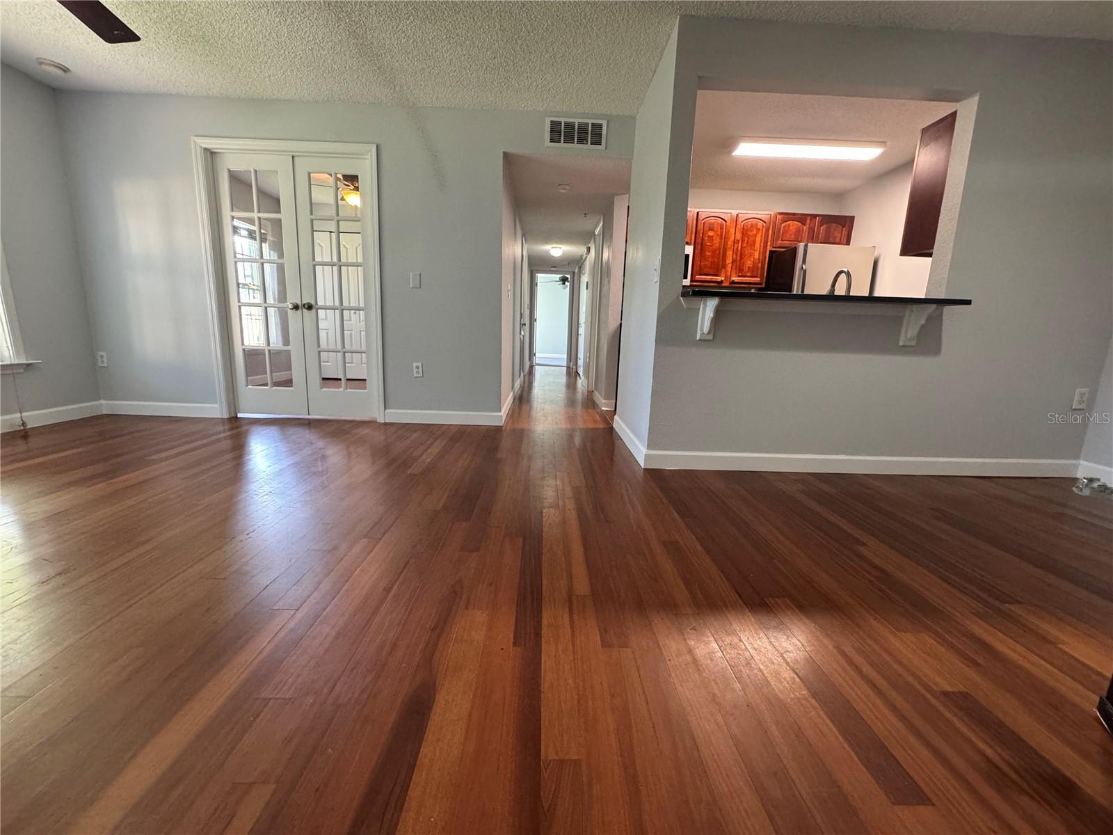 MIRIADA CONDO - Residential