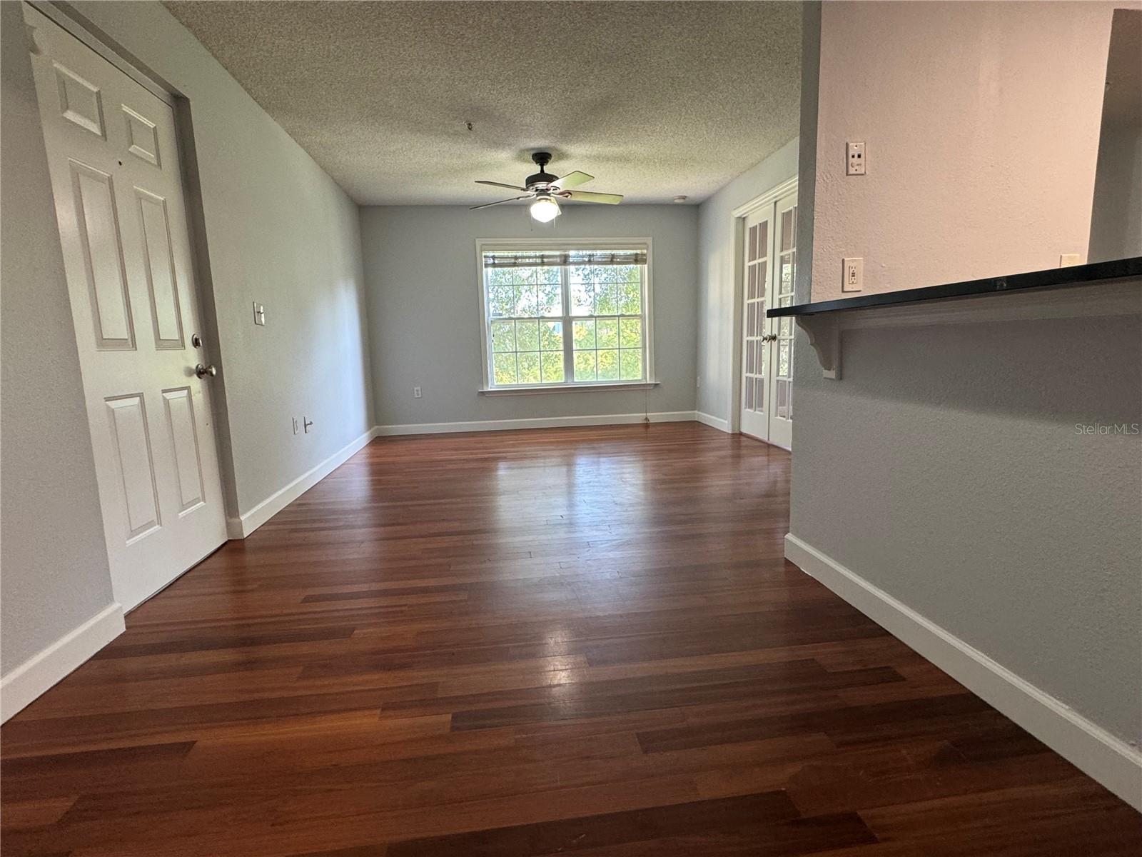 MIRIADA CONDO - Residential