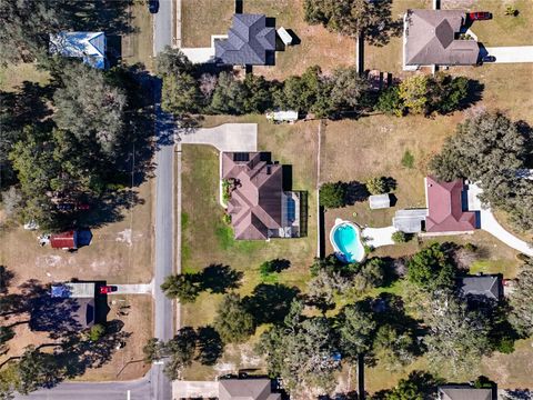 A home in LADY LAKE