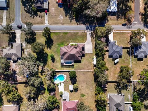 A home in LADY LAKE