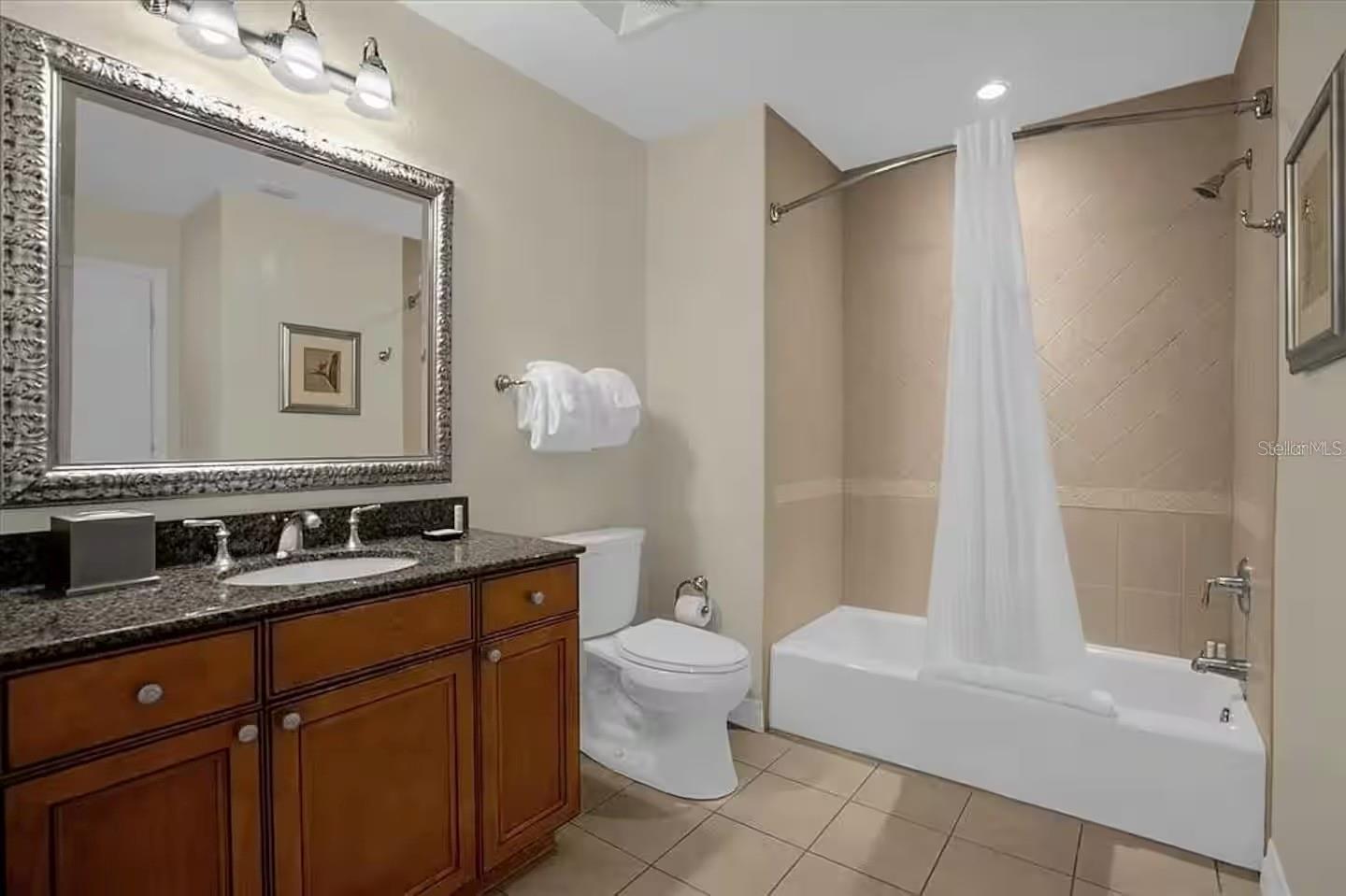 VILLAS AT REUNION SQUARE CONDO PH 1 - Residential Lease