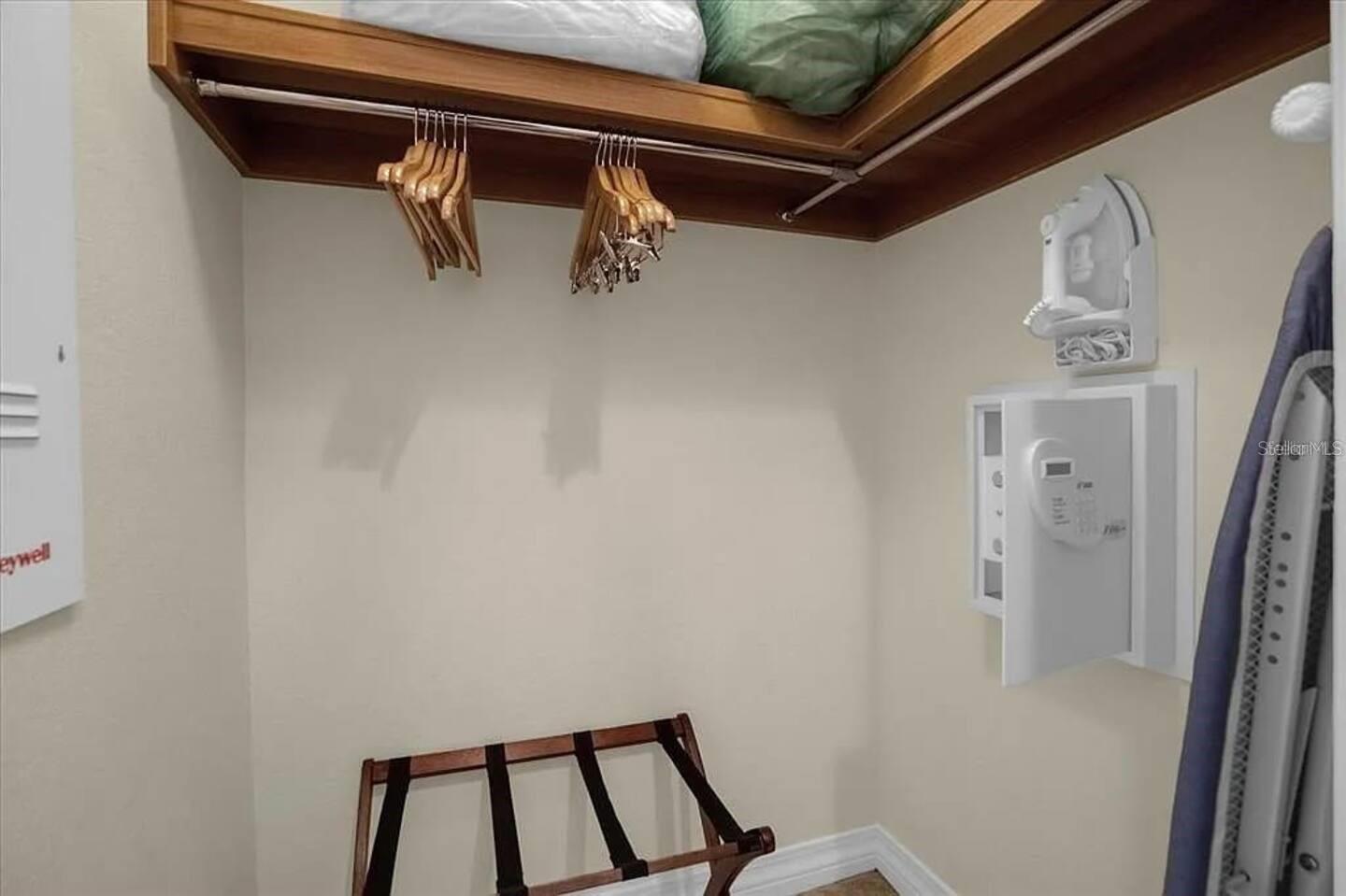 VILLAS AT REUNION SQUARE CONDO PH 1 - Residential Lease