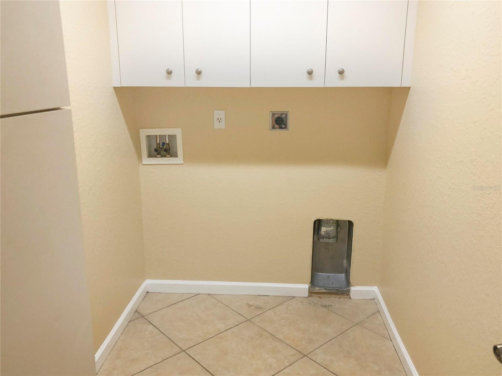 PORT CHARLOTTE SUB 25 - Residential Lease
