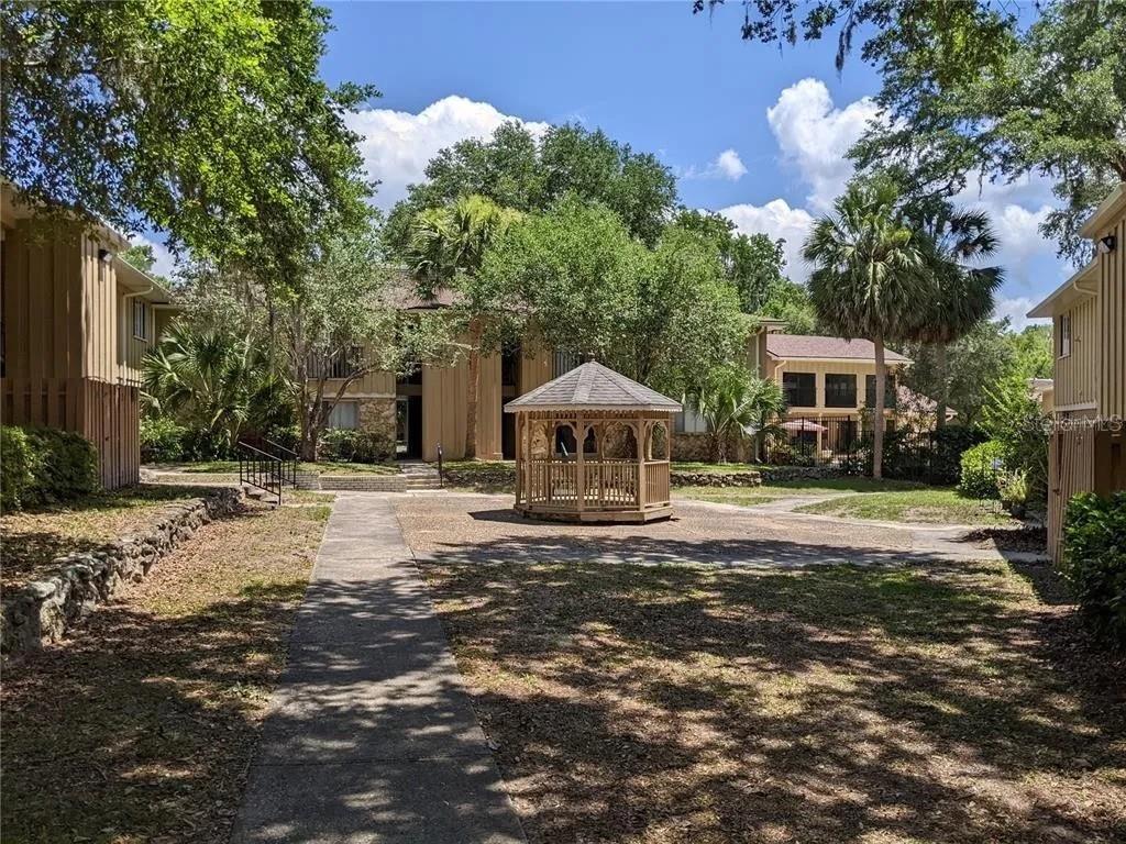 HAWTHORNE RESERVE - Residential Lease