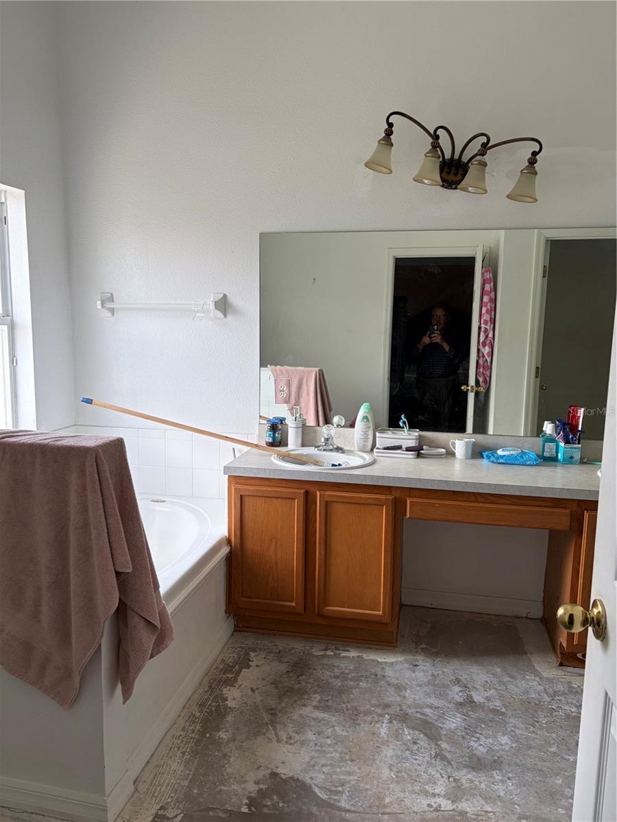 EAGLE POINTE - Residential