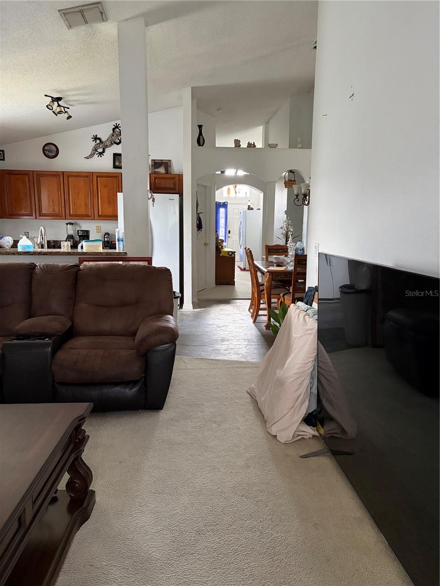 EAGLE POINTE - Residential