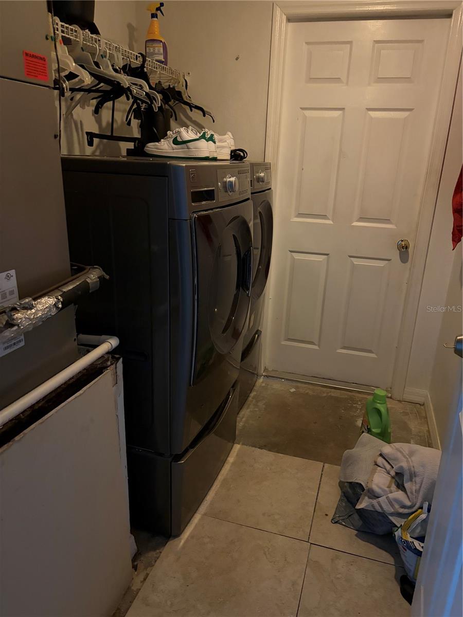 EAGLE POINTE - Residential