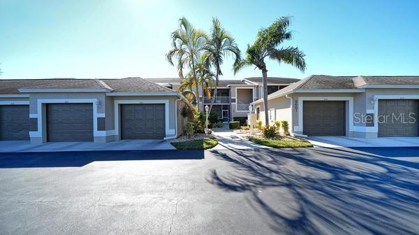 STONEYBROOK FAIRWAY VERANDAS 1 - Residential