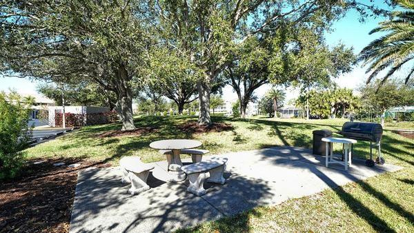 STONEYBROOK FAIRWAY VERANDAS 1 - Residential