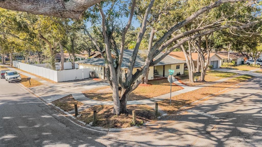 Photo of 7210 57th Avenue N, St Petersburg, FL 33709 (MLS # TB8476872)