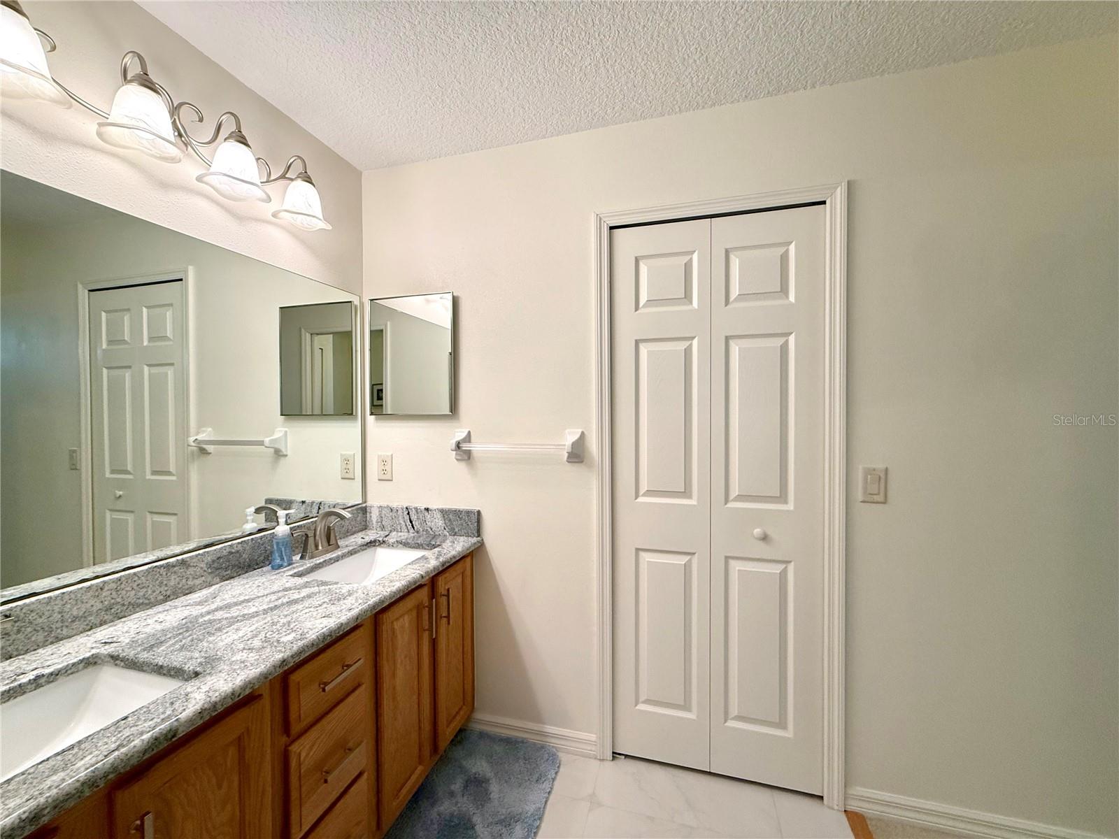 SUMMERGLEN - Residential