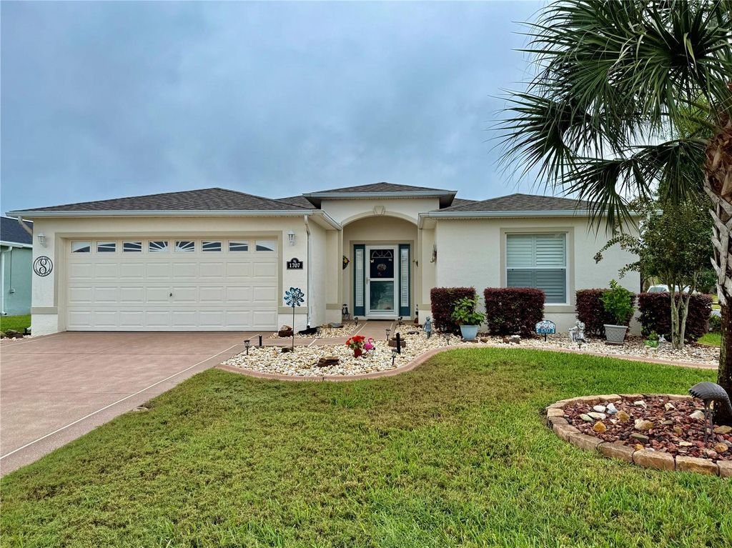Photo of 1707 SW 155th Place Road, Ocala, FL 34473 (MLS # OM711672)